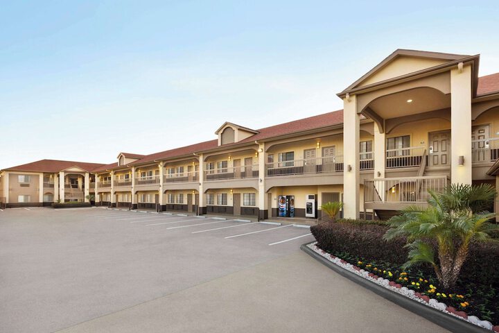 Hotel 2 of 30