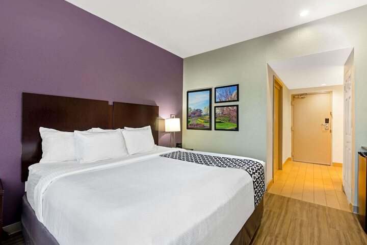 Room 16 of 43