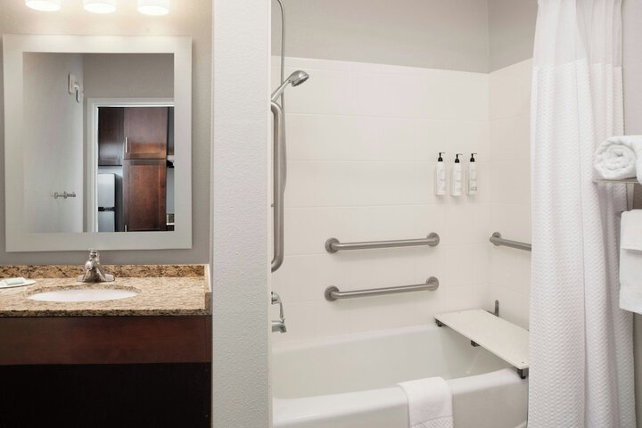 Room 14 of 34
