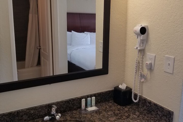 Room 31 of 115