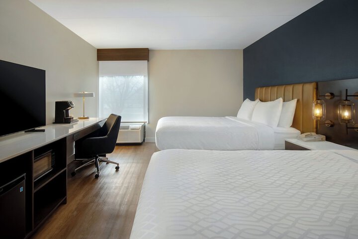 Room 27 of 46