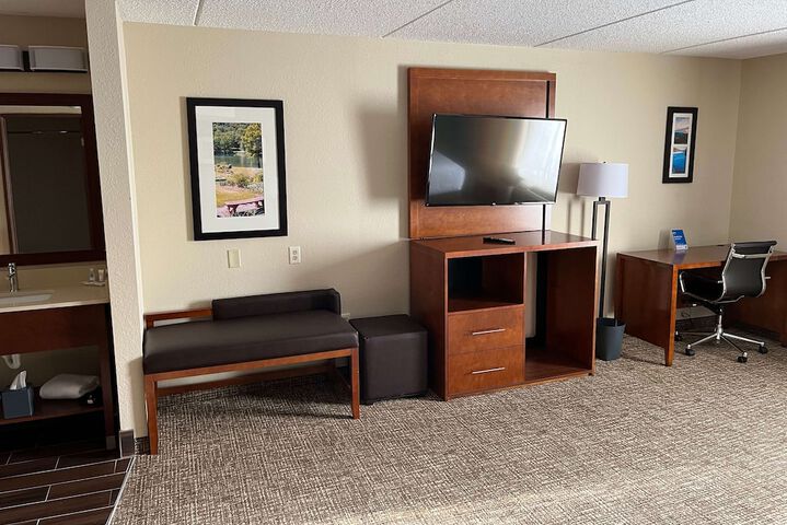 Room 12 of 33