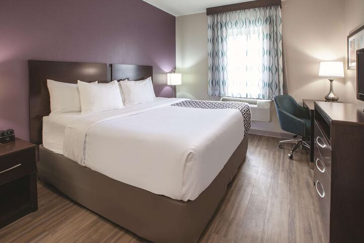 La Quinta Inn & Suites by Wyndham New Cumberland-Harrisburg