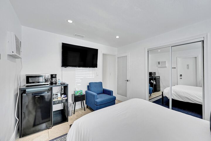 Inn on the Drive ( Adults Only)