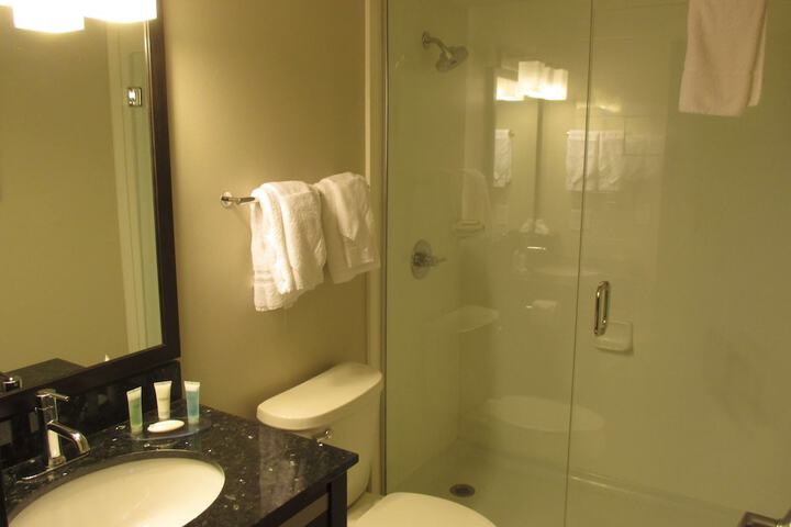 Room 11 of 27