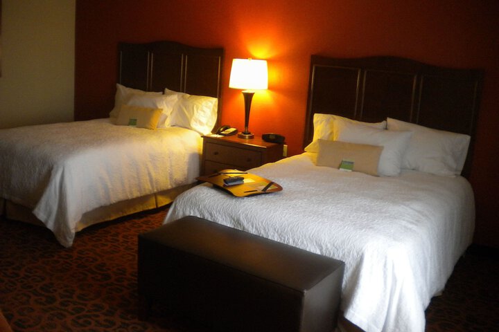 Hampton Inn & Suites Cincinnati / Uptown-University Area