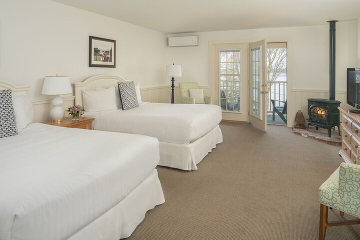 Spruce Point Inn