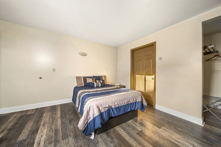 Room 27 of 59