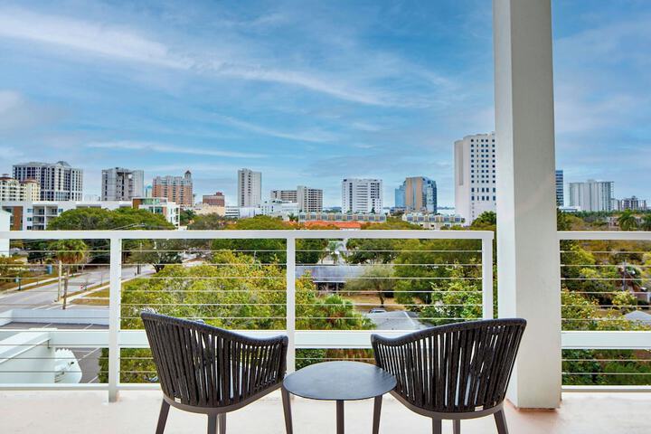 The Sarasota Modern a Tribute Portfolio Hotel