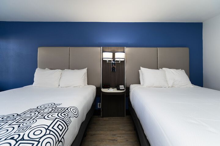 Room 13 of 28