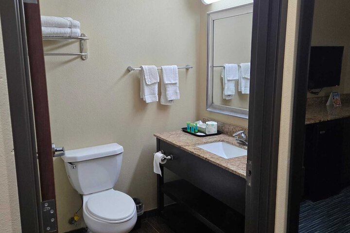 Karnes City Lodge