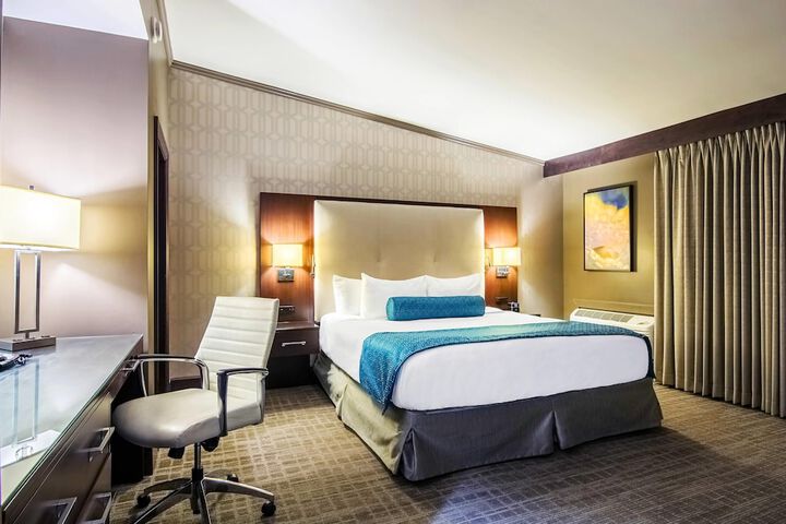 Oasis Hotel & Convention Center an Ascend Collection Hotel