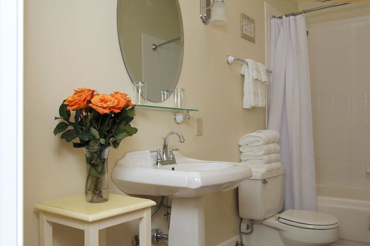 Room 40 of 65