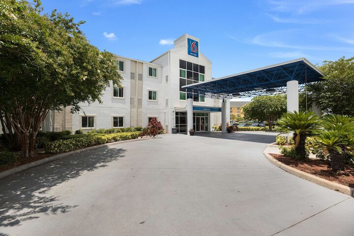 Hotel 4 of 34