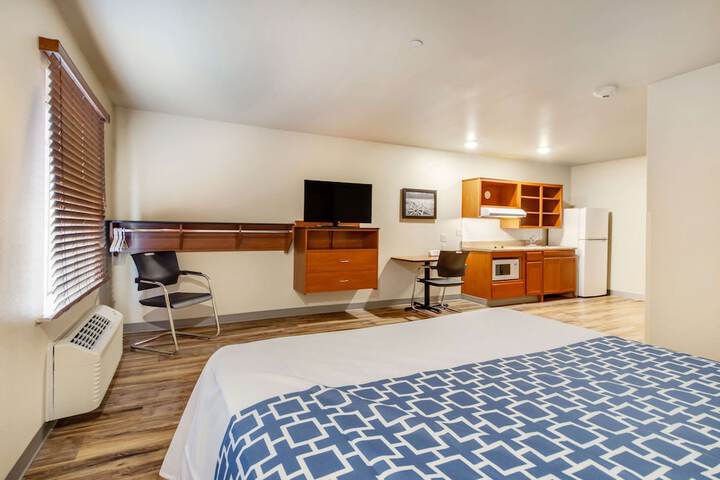 Room 12 of 37