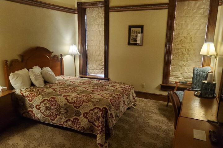 Room 32 of 56