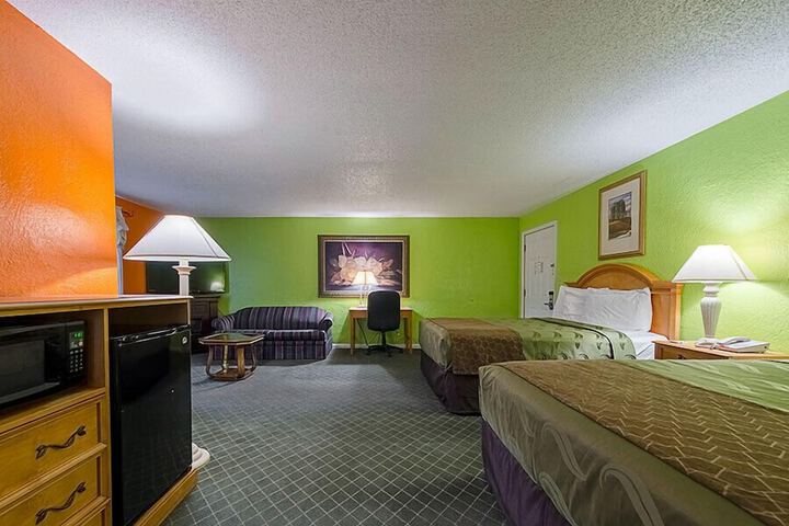 Highway Inn