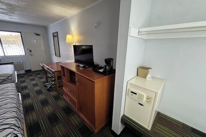 Sprucewood Inn
