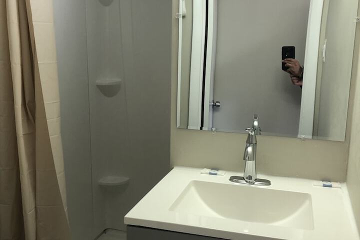 Room 28 of 28
