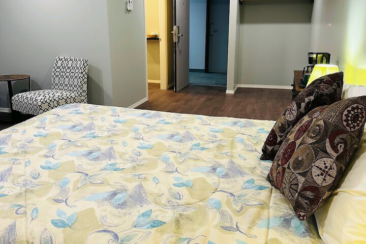 Room 17 of 54