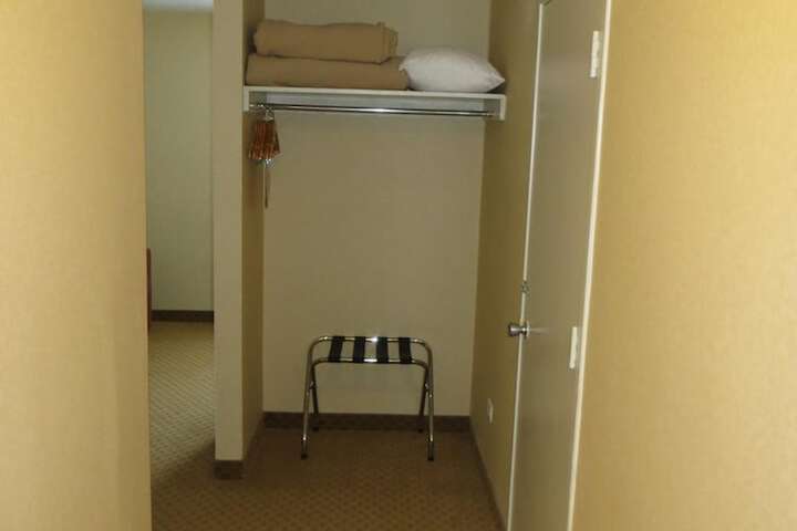 Room 7 of 38