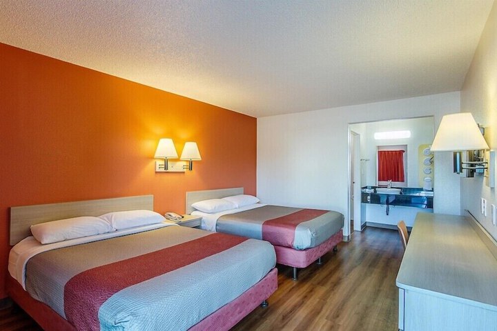 Room 18 of 31