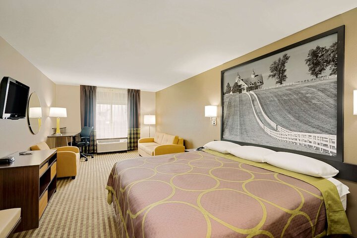 Room 25 of 33