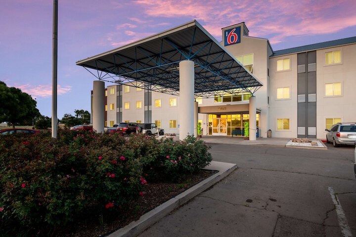 Hotel 6 of 35