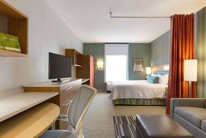 Room 27 of 38