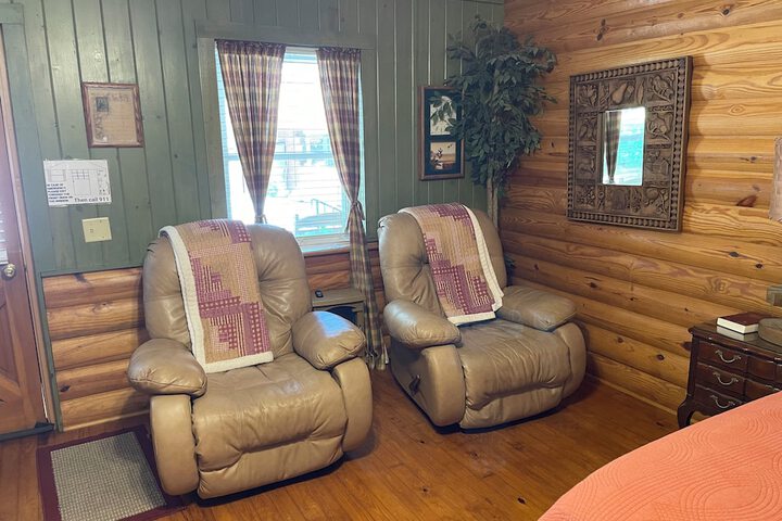 Mountain Aire Cottages Inn & Glamping