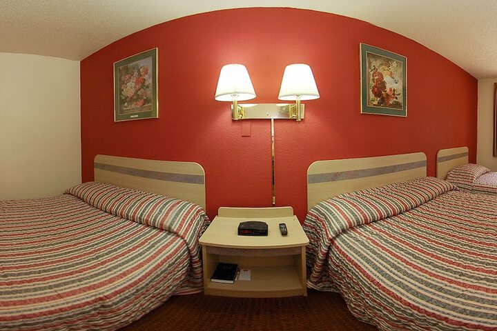 Room 10 of 35