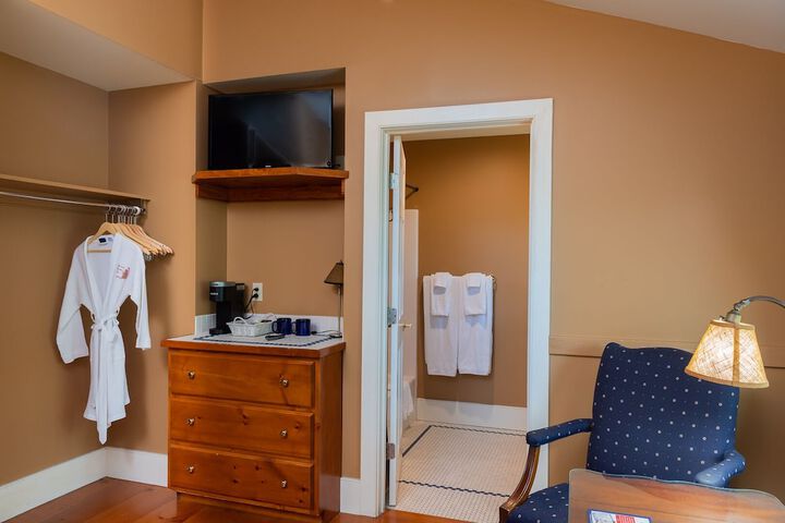 Room 48 of 61