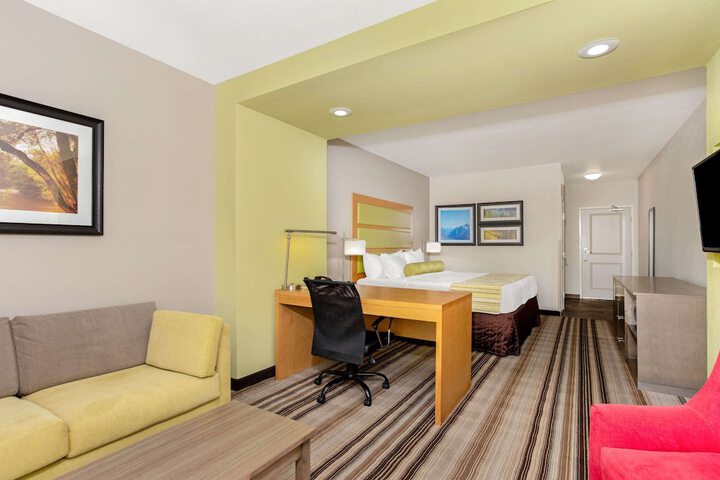 La Quinta Inn & Suites by Wyndham Paducah