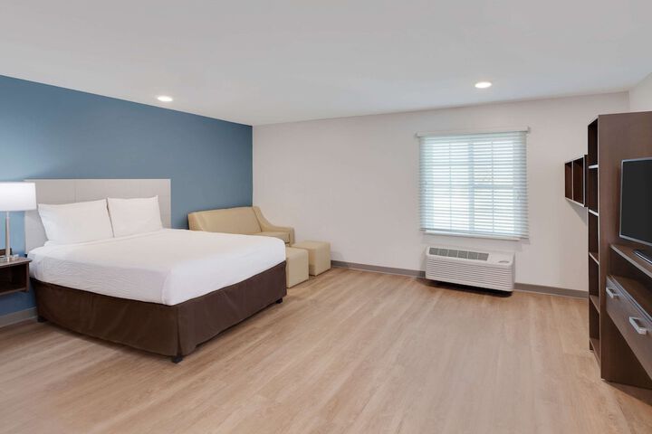 Room 18 of 23