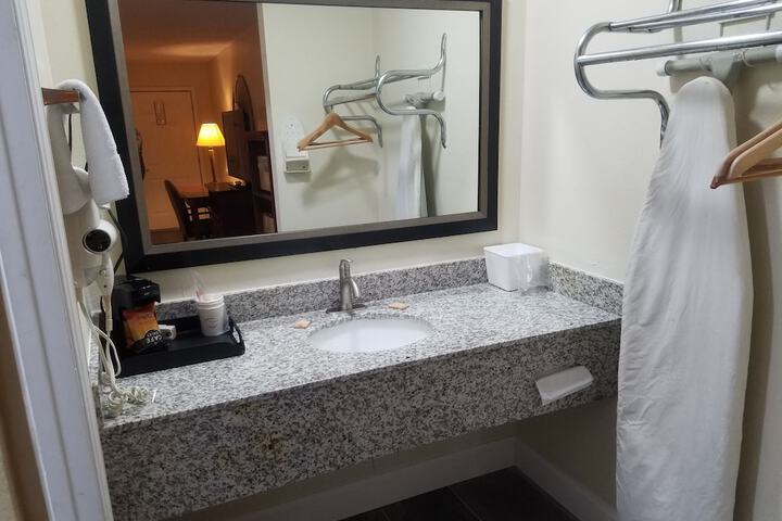 Room 13 of 26