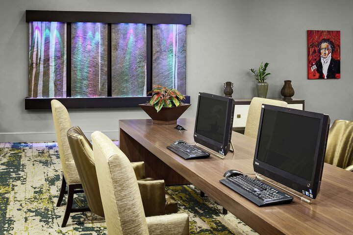 Business Center 38 of 38