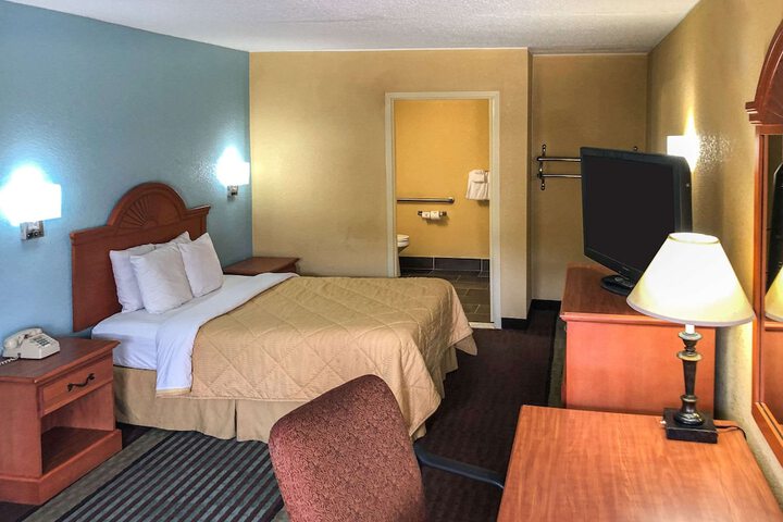 Room 11 of 37