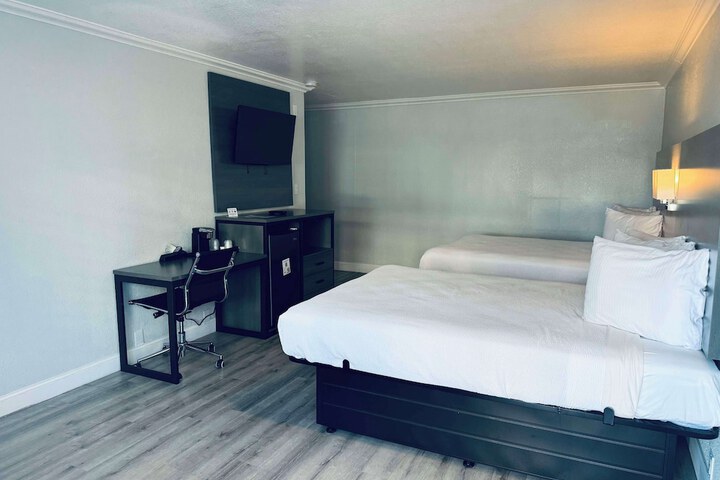 Room 14 of 26