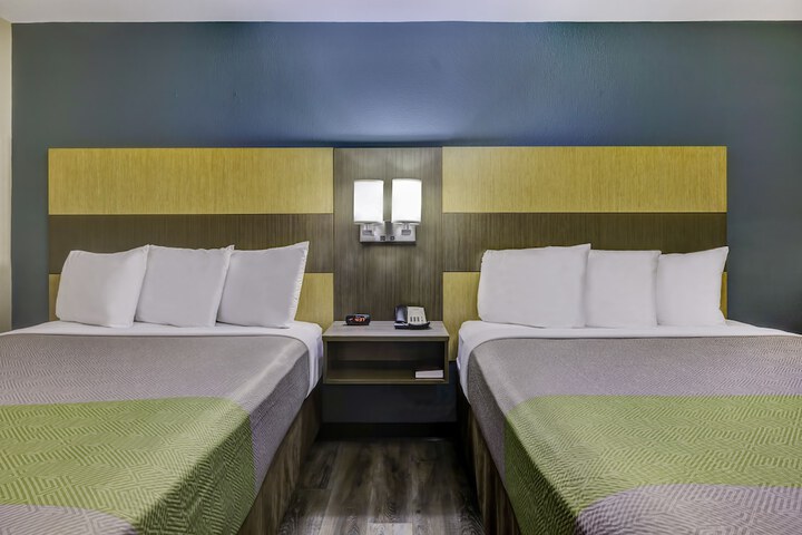 Room 8 of 23