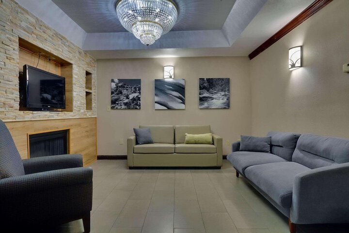 Hotel Interior 10 of 34
