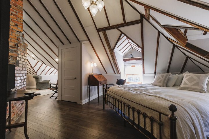 Room 8 of 30