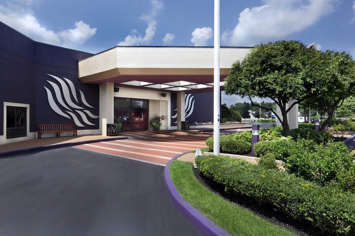 Hotel 4 of 131