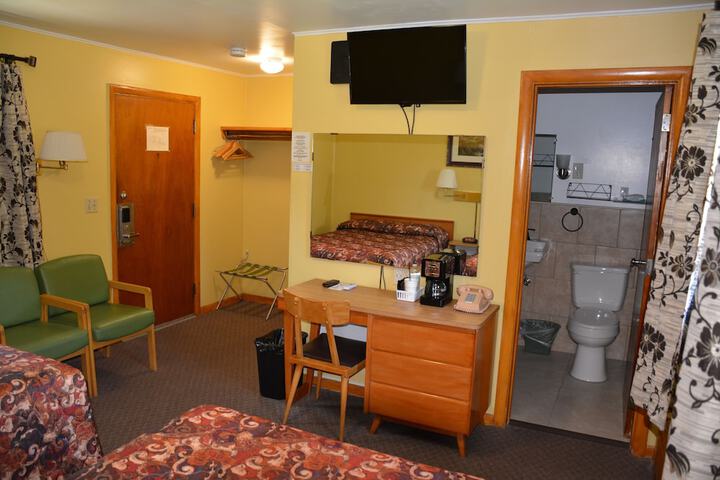 Room 33 of 63