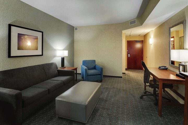 Room 21 of 77