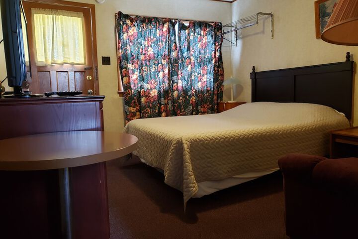Room 27 of 79