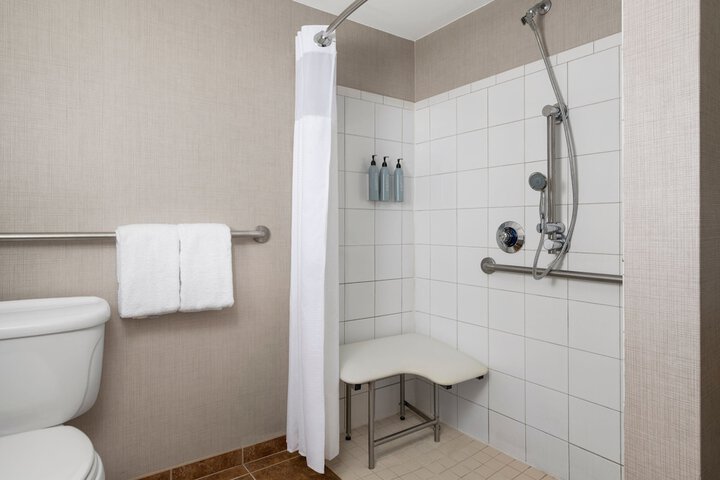 Room 30 of 46