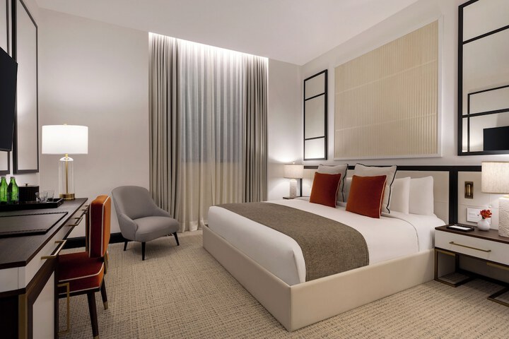 Room 43 of 59