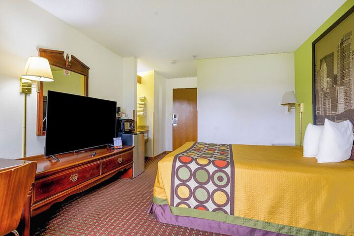 Room 23 of 61