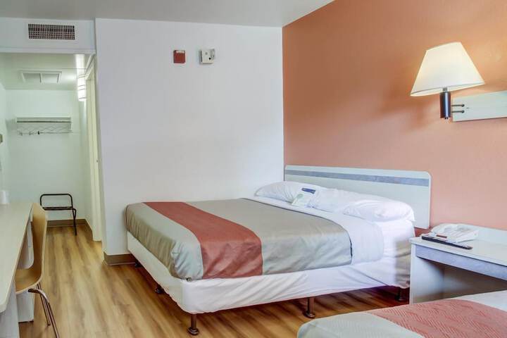 Motel 6 Grants Pass OR