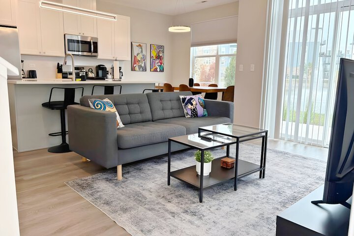4BR Townhouse with Parking - WV rep 3